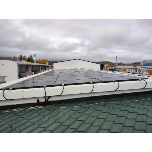 Příbram firma GRASS instalace 60ks FV panelů celkem 27kWp